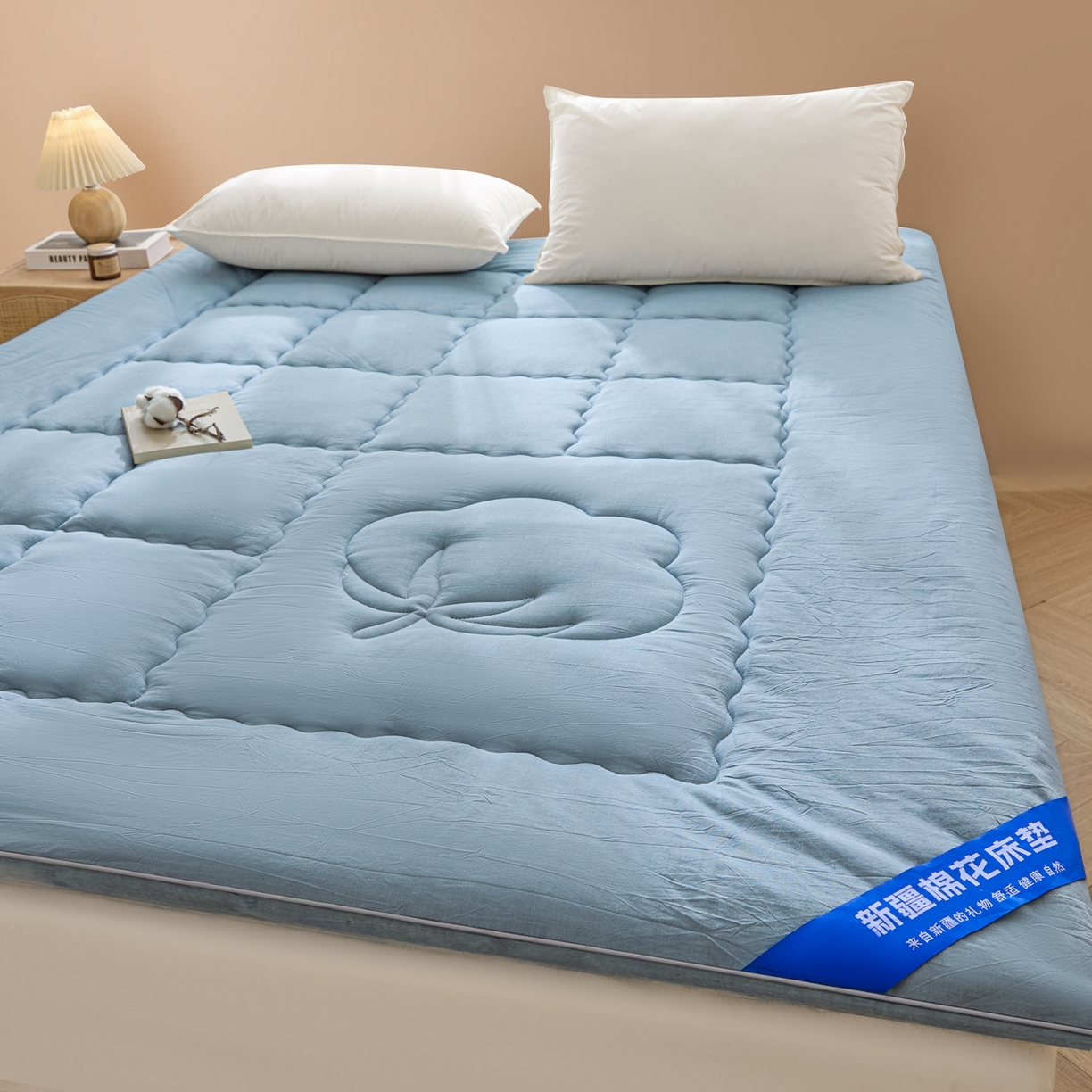 91家纺网 家纺一手货源 找家纺 悠米悠家 2025新款亲肤加厚棉花夹棉床褥 蓝色