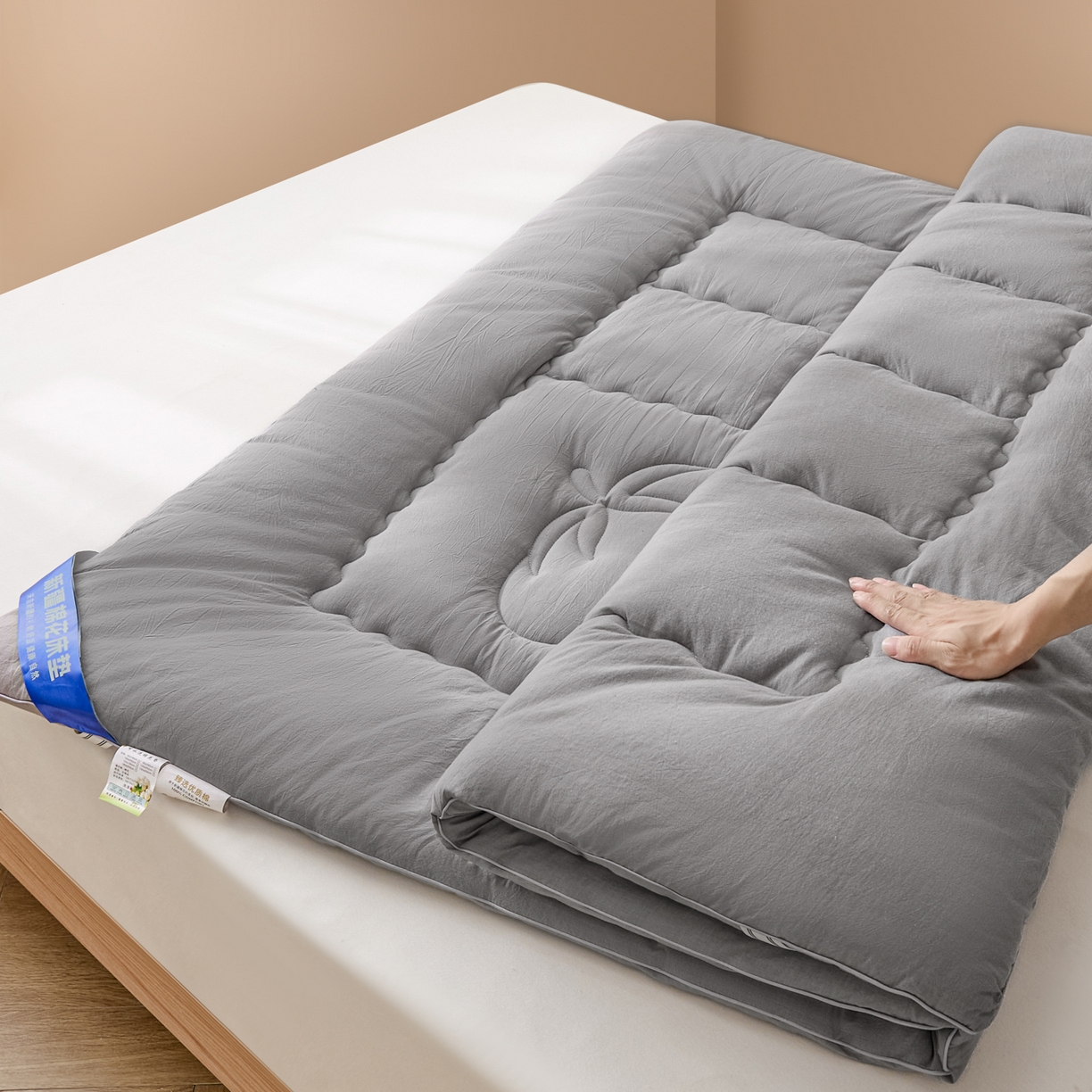 91家纺网 家纺一手货源 找家纺 悠米悠家 2025新款亲肤加厚棉花夹棉床褥 灰色