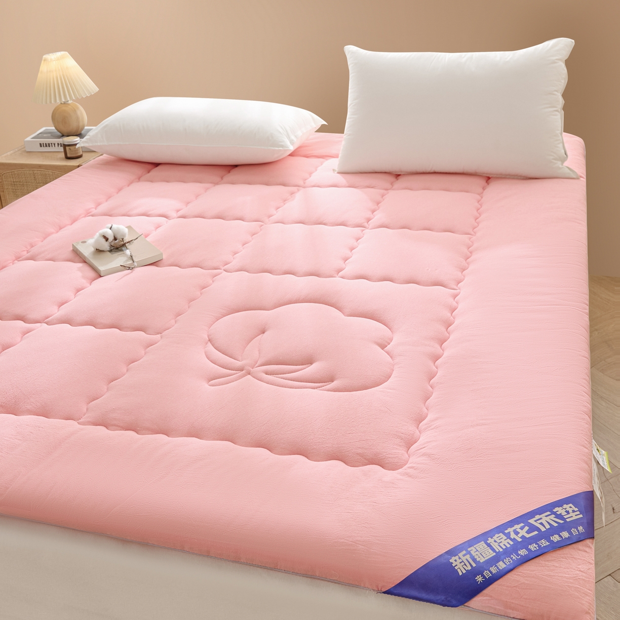 91家纺网 家纺一手货源 找家纺 悠米悠家 2025新款亲肤加厚棉花夹棉床褥 粉色