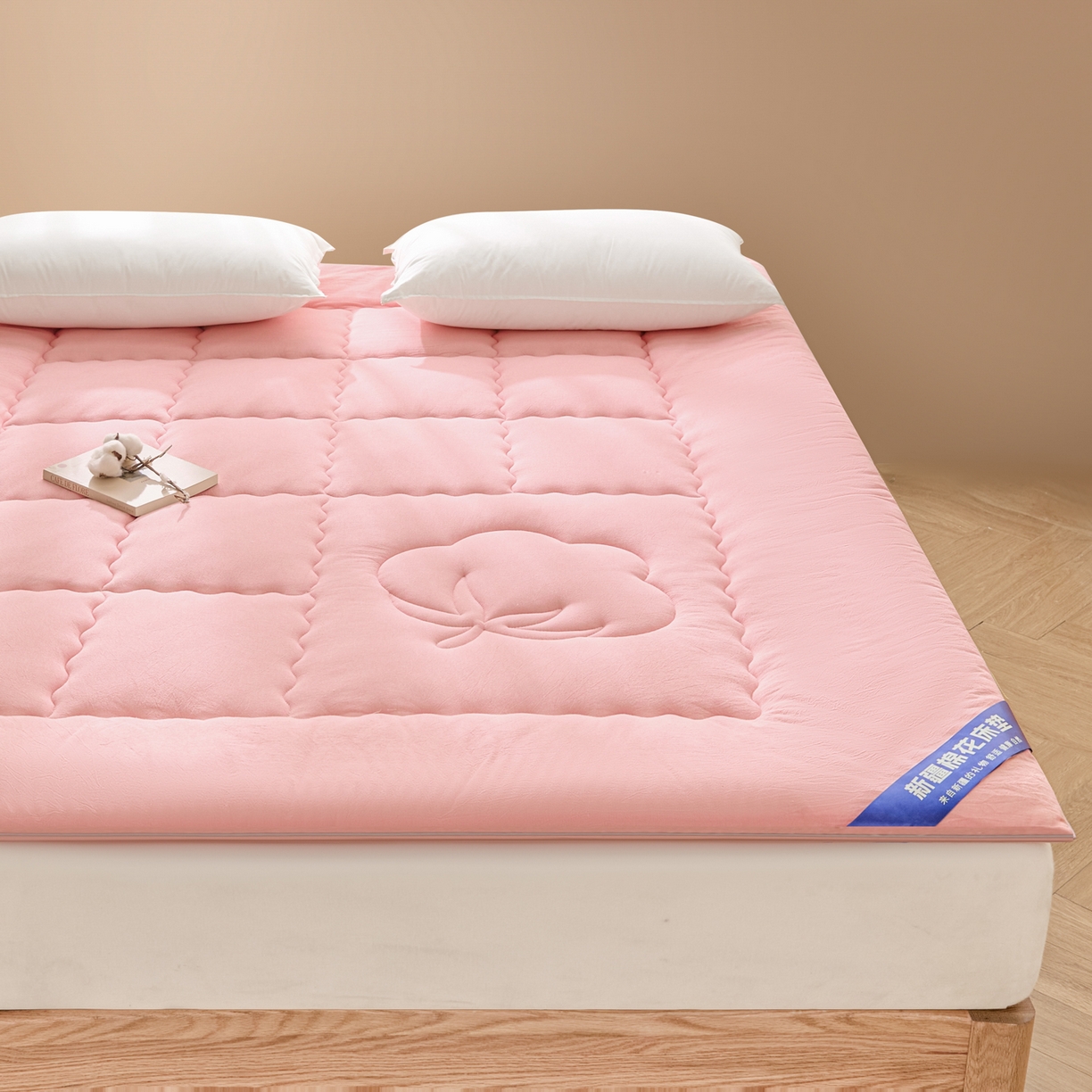 91家纺网 家纺一手货源 找家纺 悠米悠家 2025新款亲肤加厚棉花夹棉床褥 粉色