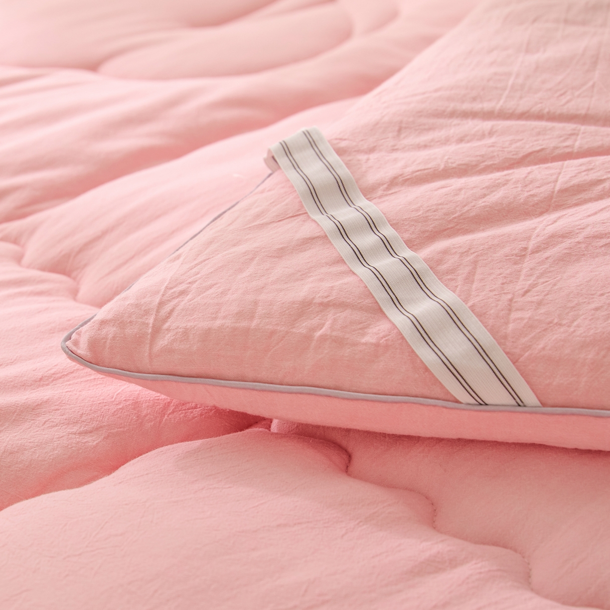 91家纺网 家纺一手货源 找家纺 悠米悠家 2025新款亲肤加厚棉花夹棉床褥 粉色