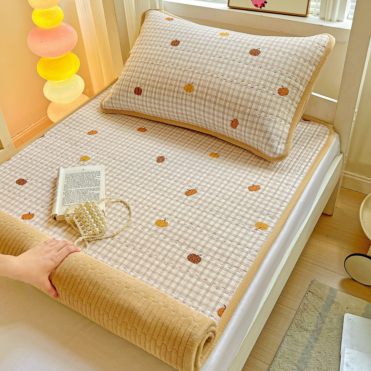 恒尚居 2025新款纯棉牛奶绒学生床垫 双面两用夹棉床单床垫-秋冬款 四季通用-系列二 【奇趣南瓜】-A纯棉-B牛奶绒