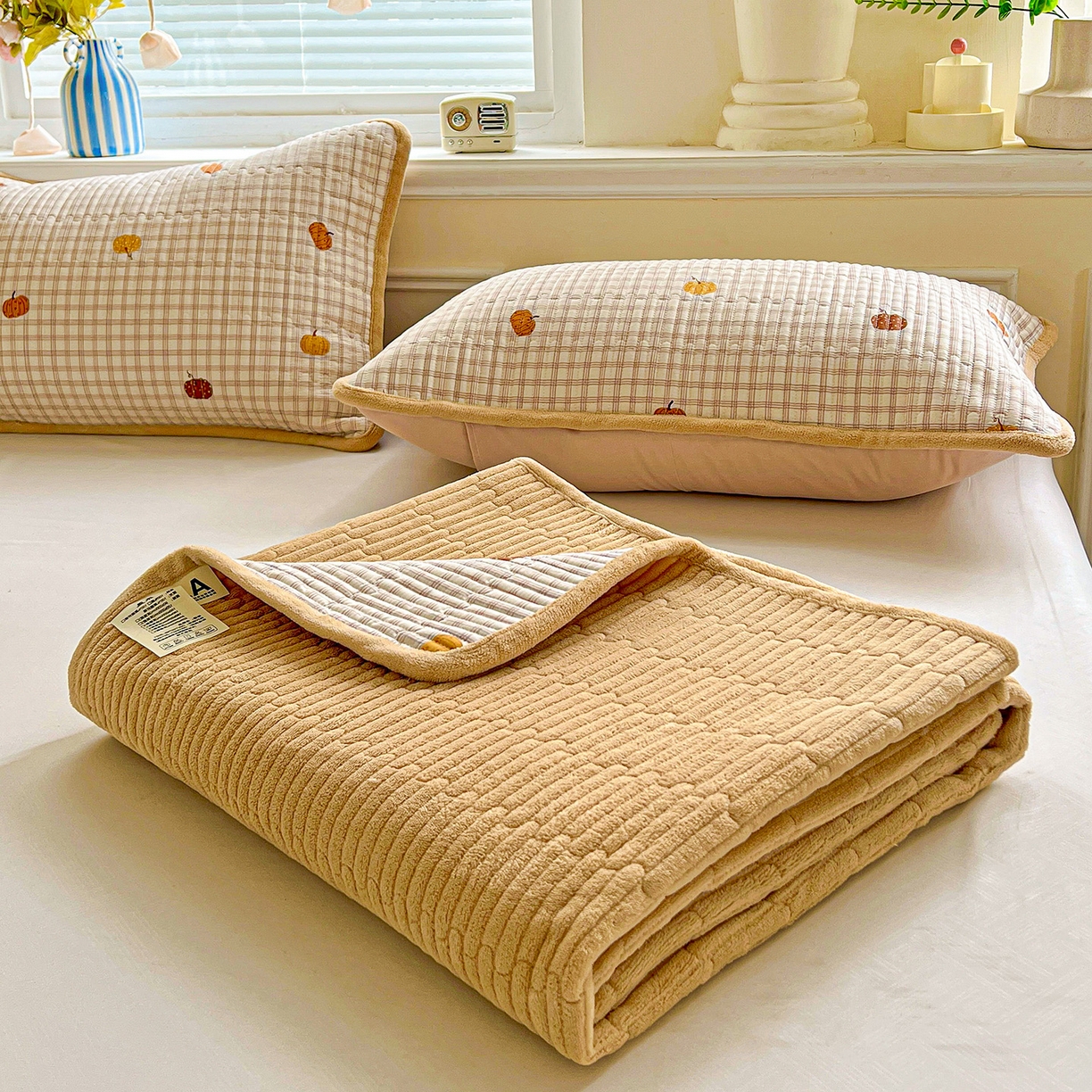 91家纺网 家纺一手货源 找家纺 恒尚居 2025新款纯棉牛奶绒学生床垫 双面两用夹棉床单床垫-秋冬款 四季通用-系列二 【奇趣南瓜】-A纯棉-B牛奶绒