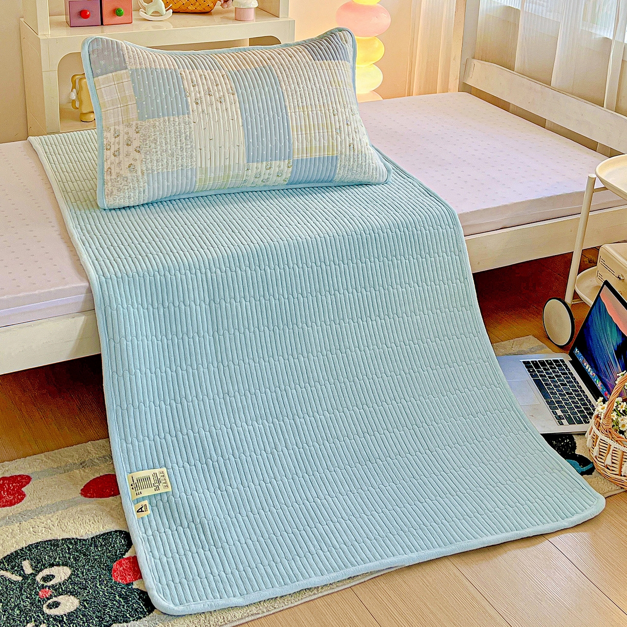 91家纺网 家纺一手货源 找家纺 恒尚居 2025新款纯棉牛奶绒学生床垫 双面两用夹棉床单床垫-秋冬款 四季通用-系列二 【芳菲-蓝】-A纯棉-B牛奶绒