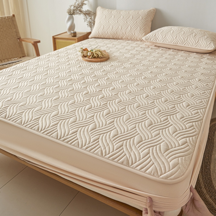 91家纺网 家纺一手货源 找家纺 九亭家纺 2025新款A类防水夹棉床笠 防水款-水波纹-奶咖