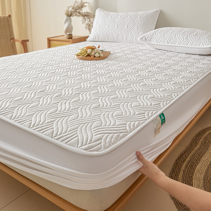 91家纺网 家纺一手货源 找家纺 九亭家纺 2025新款A类防水夹棉床笠 水波纹-白色