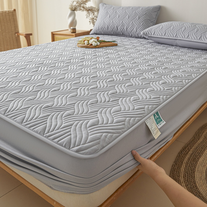 91家纺网 家纺一手货源 找家纺 九亭家纺 2025新款A类防水夹棉床笠 水波纹-灰色