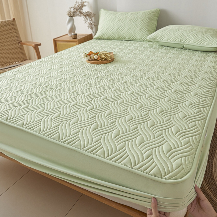 91家纺网 家纺一手货源 找家纺 九亭家纺 2025新款A类防水夹棉床笠 水波纹-芥末绿