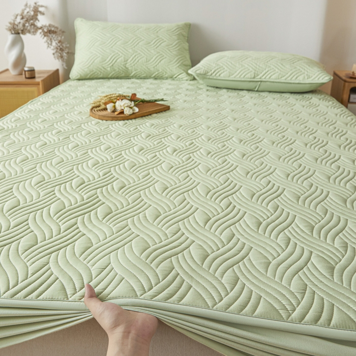 91家纺网 家纺一手货源 找家纺 九亭家纺 2025新款A类防水夹棉床笠 水波纹-芥末绿