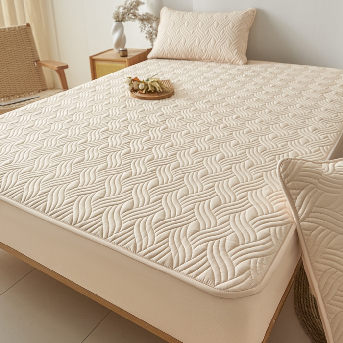 91家纺网 家纺一手货源 找家纺 九亭家纺 2025新款A类防水夹棉床笠 水波纹-奶咖