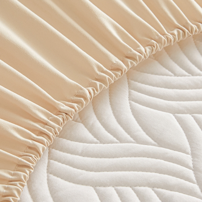 91家纺网 家纺一手货源 找家纺 九亭家纺 2025新款A类防水夹棉床笠 水波纹-奶咖