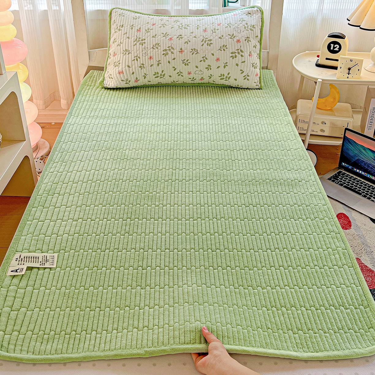 91家纺网 家纺一手货源 找家纺 恒尚居 2025新款纯棉牛奶绒学生床垫 双面两用夹棉床单床垫-秋冬款 四季通用-系列二 【清新雅韵】-A纯棉-B牛奶绒