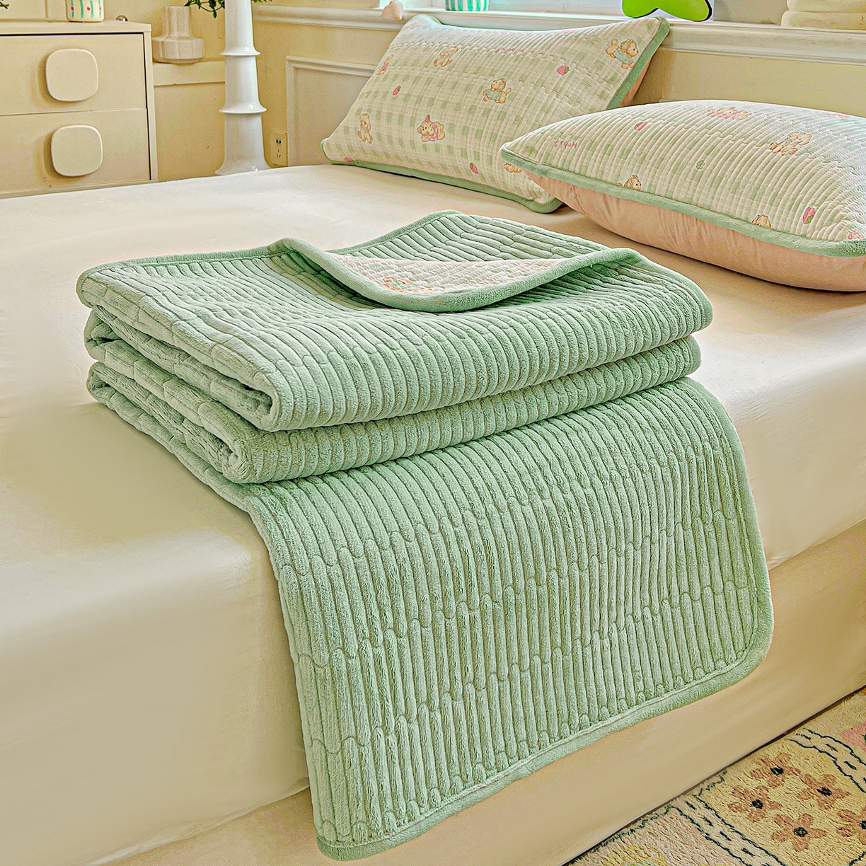 91家纺网 家纺一手货源 找家纺 恒尚居 2025新款纯棉牛奶绒学生床垫 双面两用夹棉床单床垫-秋冬款 四季通用-系列二 【甜心旺旺】-A纯棉-B牛奶绒