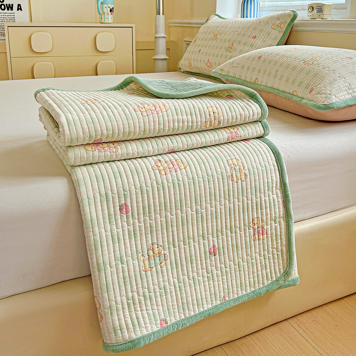 91家纺网 家纺一手货源 找家纺 恒尚居 2025新款纯棉牛奶绒学生床垫 双面两用夹棉床单床垫-秋冬款 四季通用-系列二 【甜心旺旺】-A纯棉-B牛奶绒