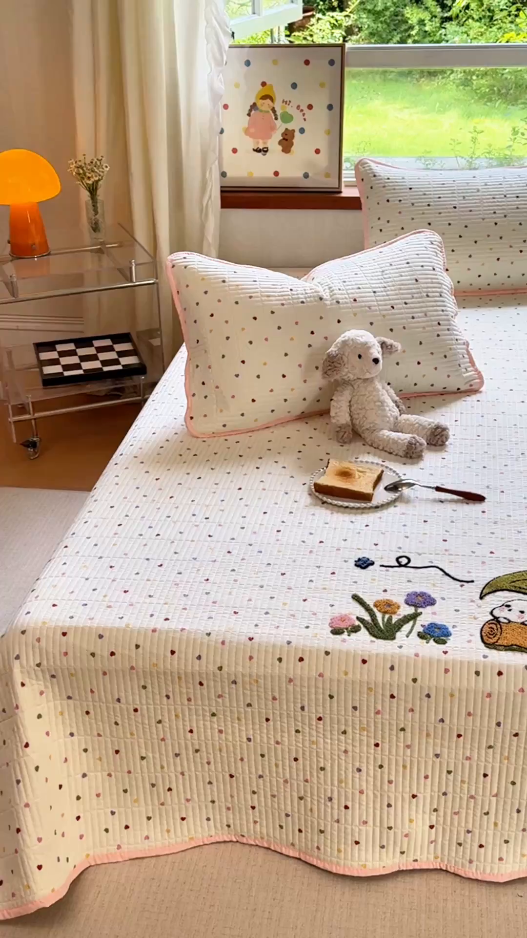 91家纺网 家纺一手货源 找家纺 鑫喜莱家纺 2025新款云朵棉毛巾绣床盖三件套 铃兰兔