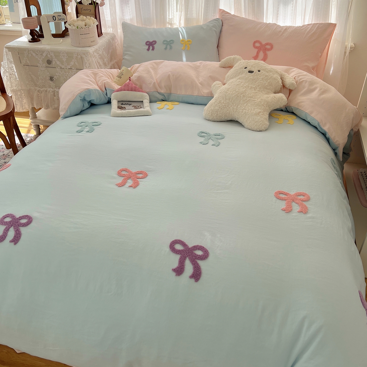 91家纺网 家纺一手货源 找家纺 顾里家纺 2025新款韩系蝴蝶结云朵棉毛巾绣套件四件套-少女梦想 少女梦想（蓝）