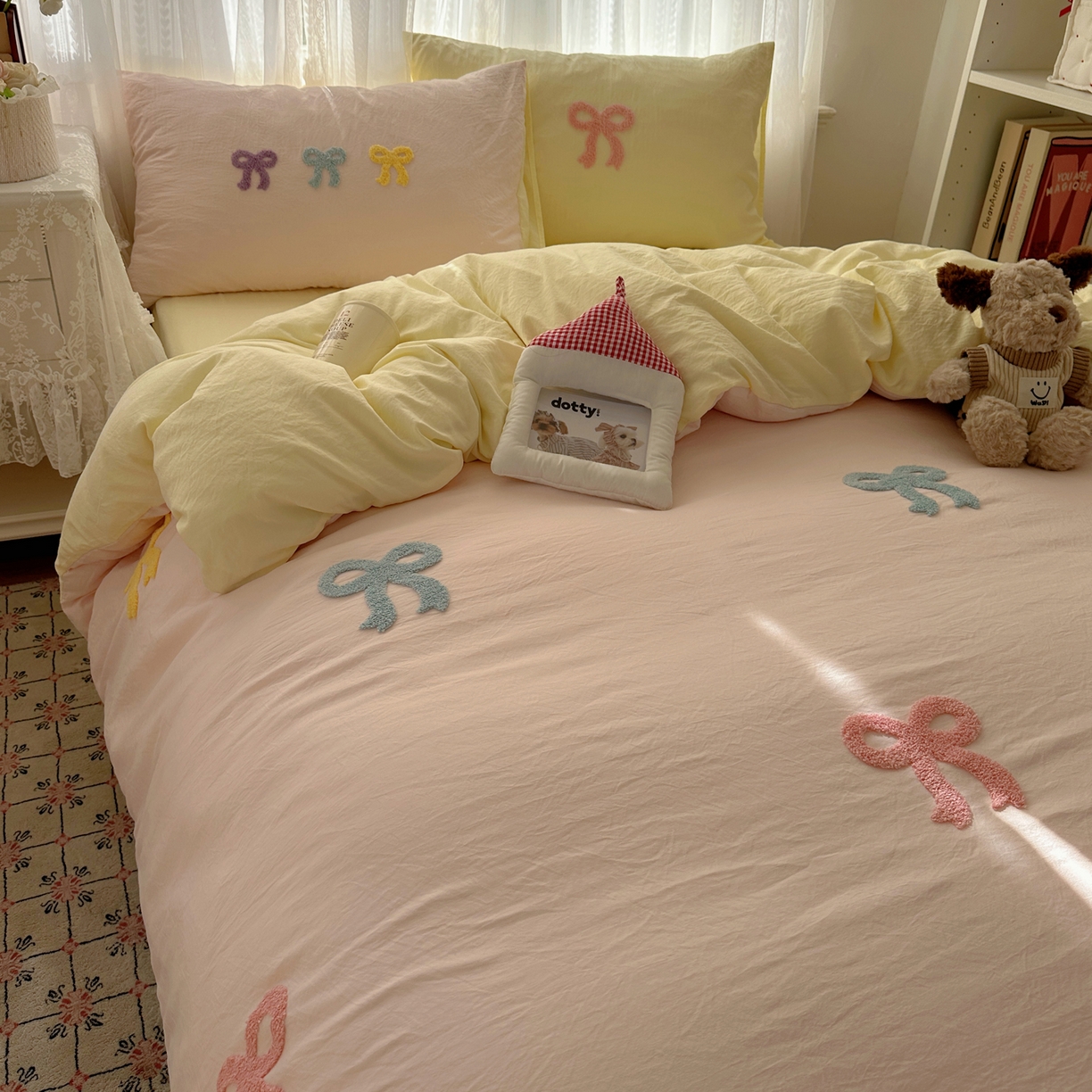 91家纺网 家纺一手货源 找家纺 顾里家纺 2025新款韩系蝴蝶结云朵棉毛巾绣套件四件套-少女梦想 少女梦想（粉）