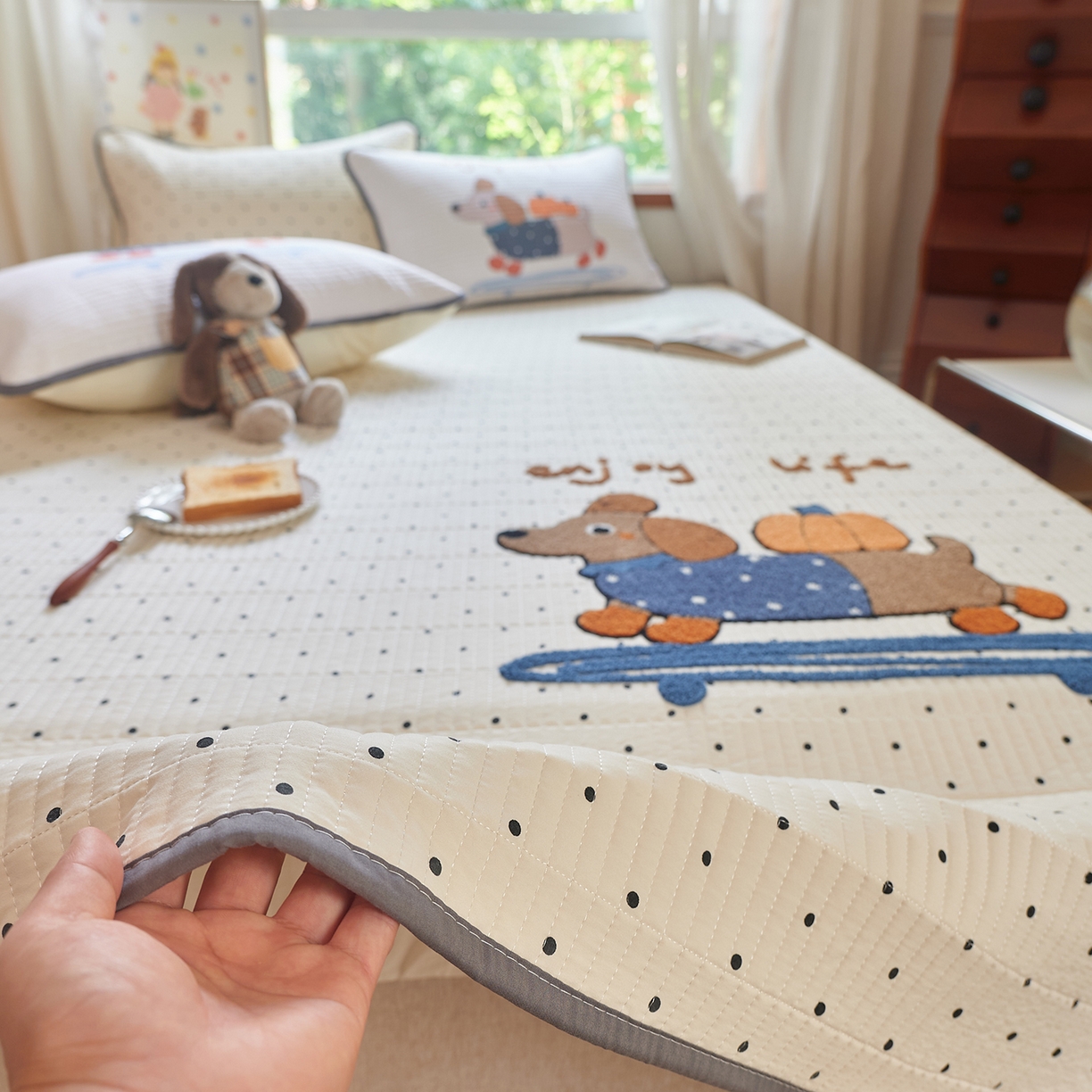 91家纺网 家纺一手货源 找家纺 鑫喜莱家纺 2025新款云朵棉毛巾绣床盖三件套 南瓜狗