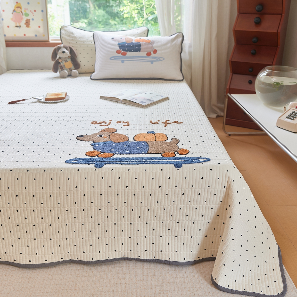 91家纺网 家纺一手货源 找家纺 鑫喜莱家纺 2025新款云朵棉毛巾绣床盖三件套 南瓜狗