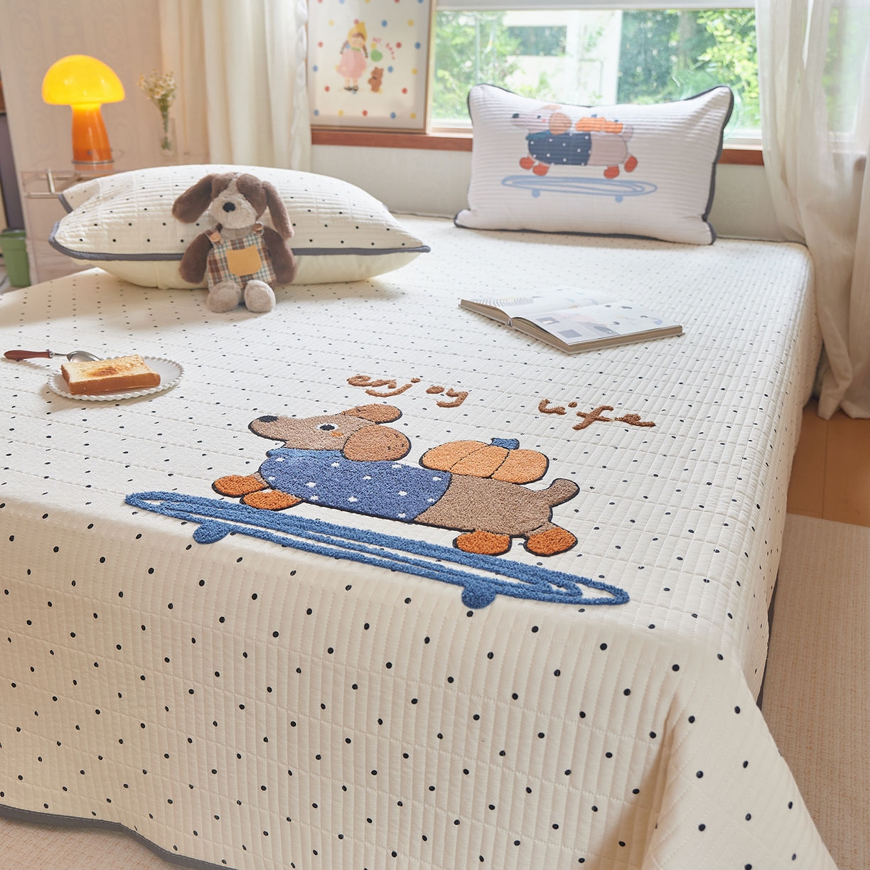 91家纺网 家纺一手货源 找家纺 鑫喜莱家纺 2025新款云朵棉毛巾绣床盖三件套 南瓜狗