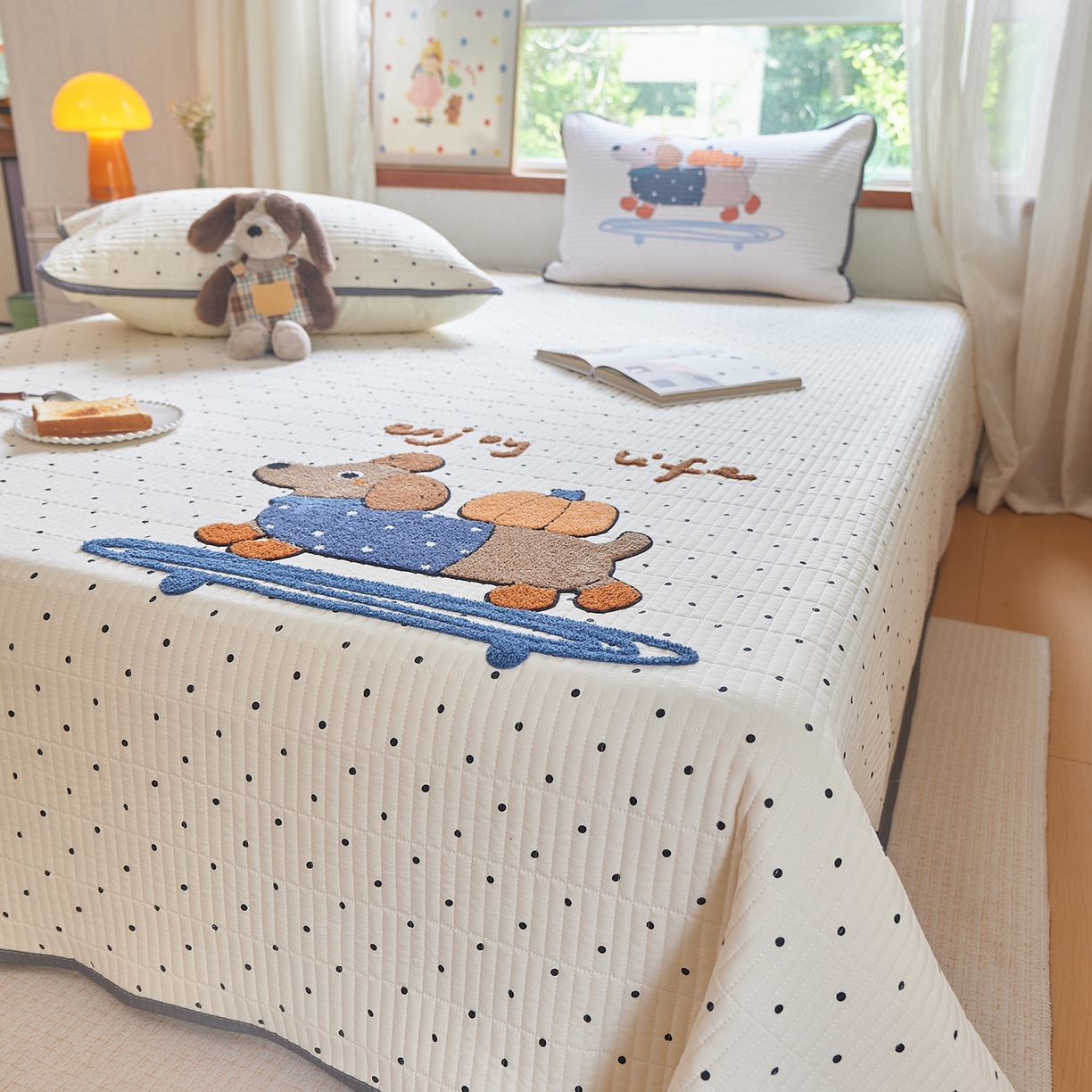 91家纺网 家纺一手货源 找家纺 鑫喜莱家纺 2025新款云朵棉毛巾绣床盖三件套 南瓜狗