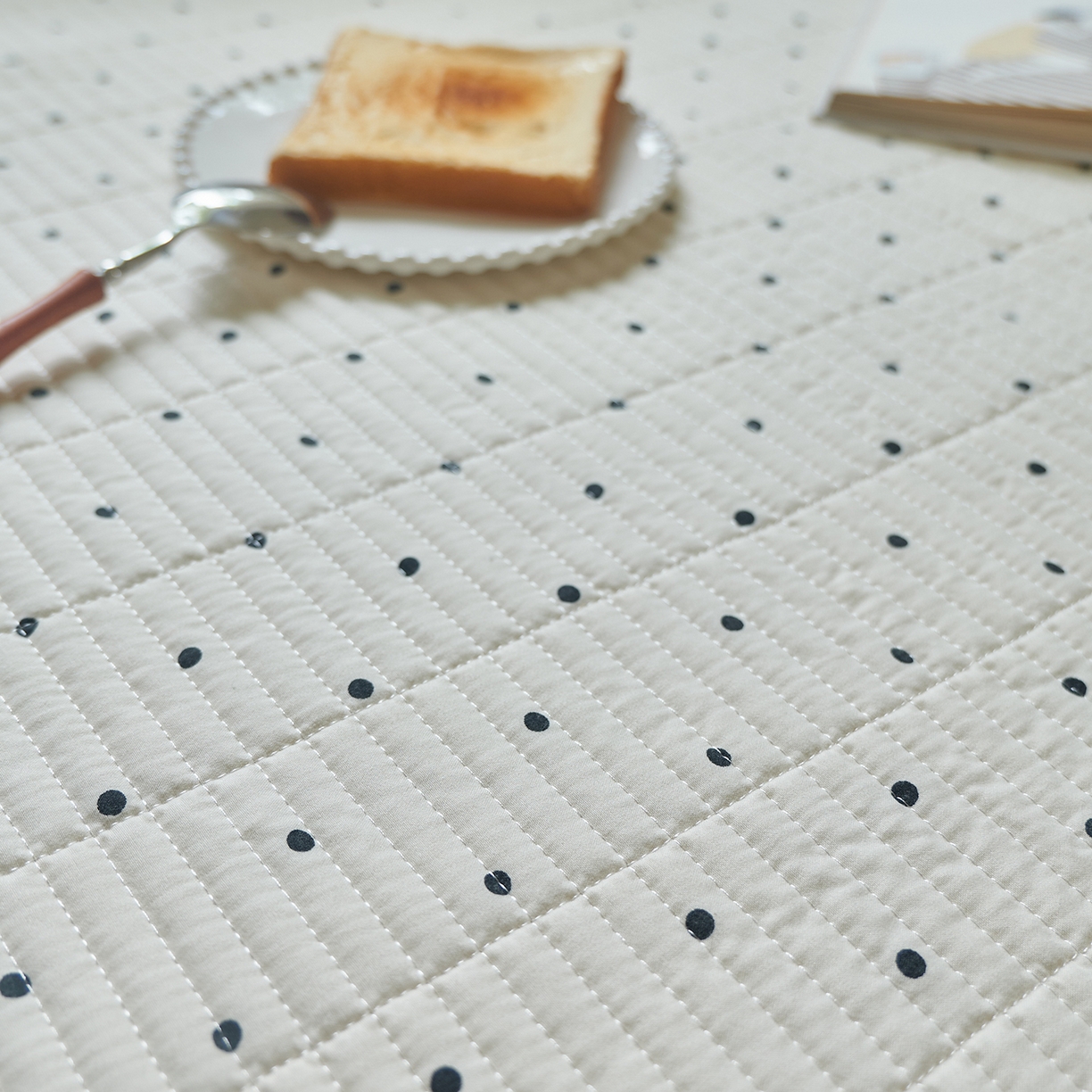 91家纺网 家纺一手货源 找家纺 鑫喜莱家纺 2025新款云朵棉毛巾绣床盖三件套 南瓜狗