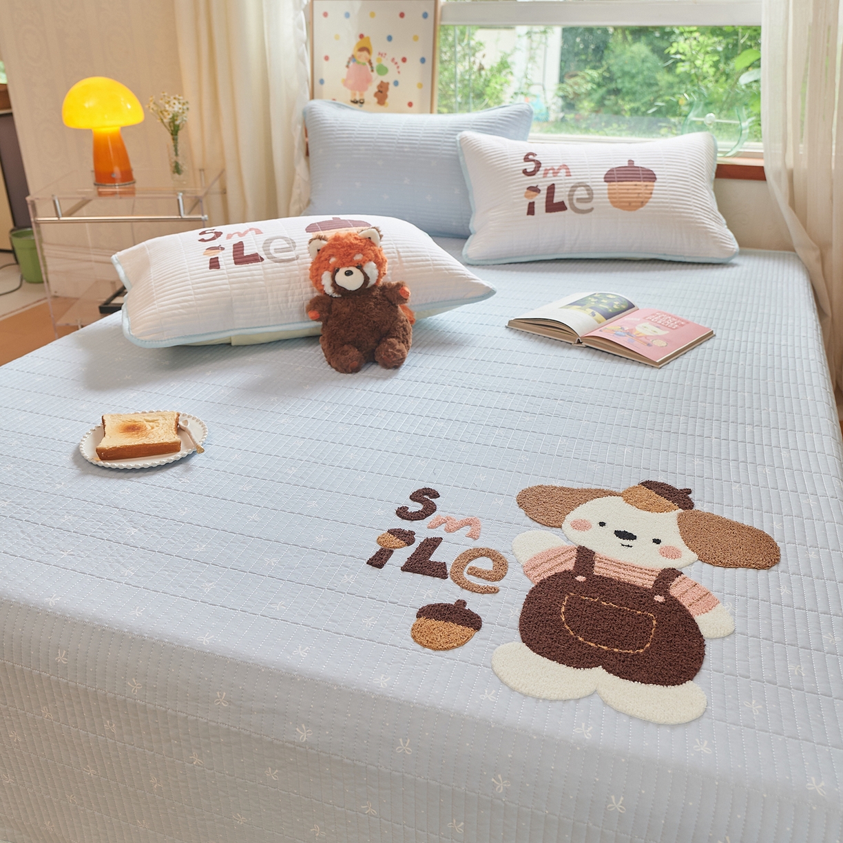 91家纺网 家纺一手货源 找家纺 鑫喜莱家纺 2025新款云朵棉毛巾绣床盖三件套 橡果狗