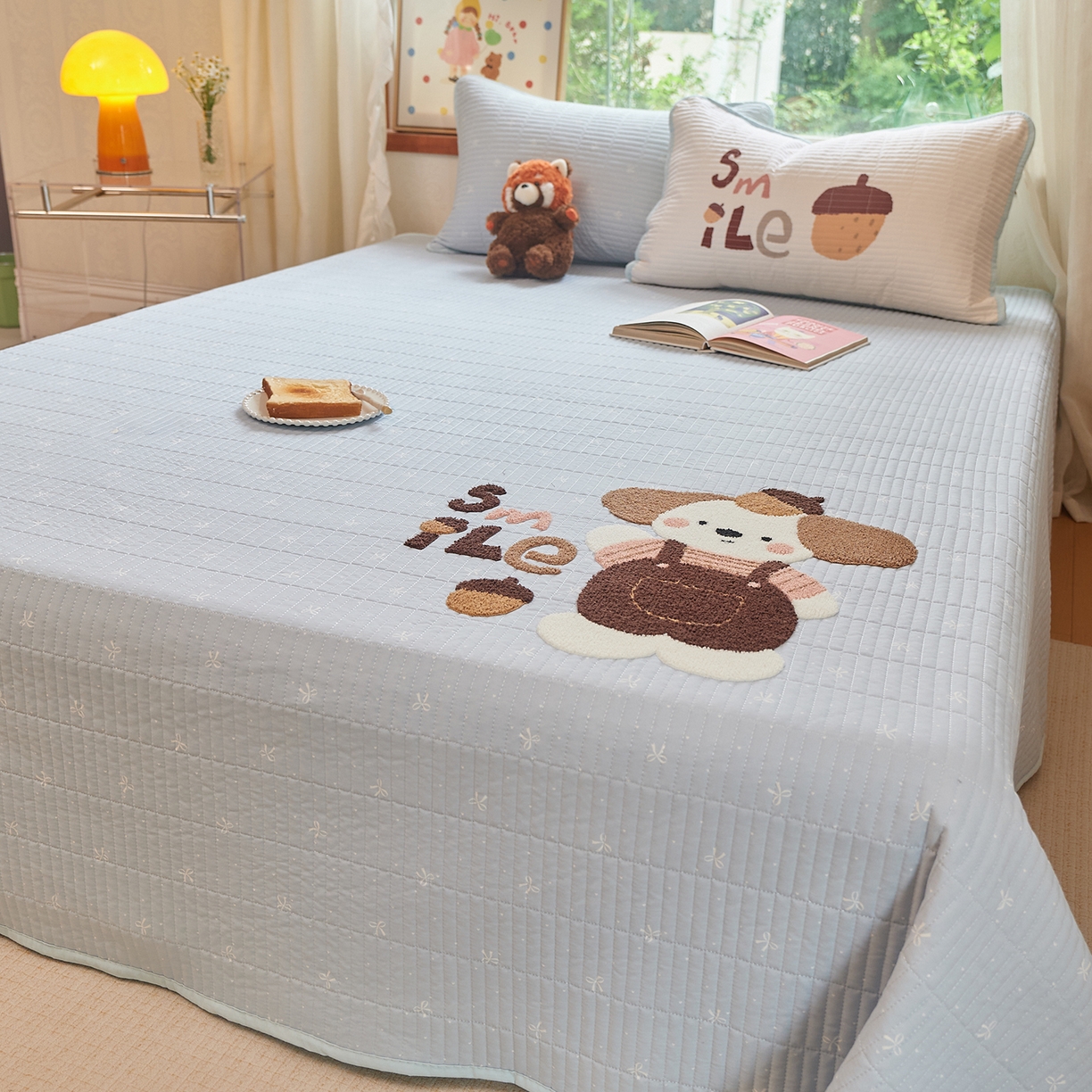 91家纺网 家纺一手货源 找家纺 鑫喜莱家纺 2025新款云朵棉毛巾绣床盖三件套 橡果狗