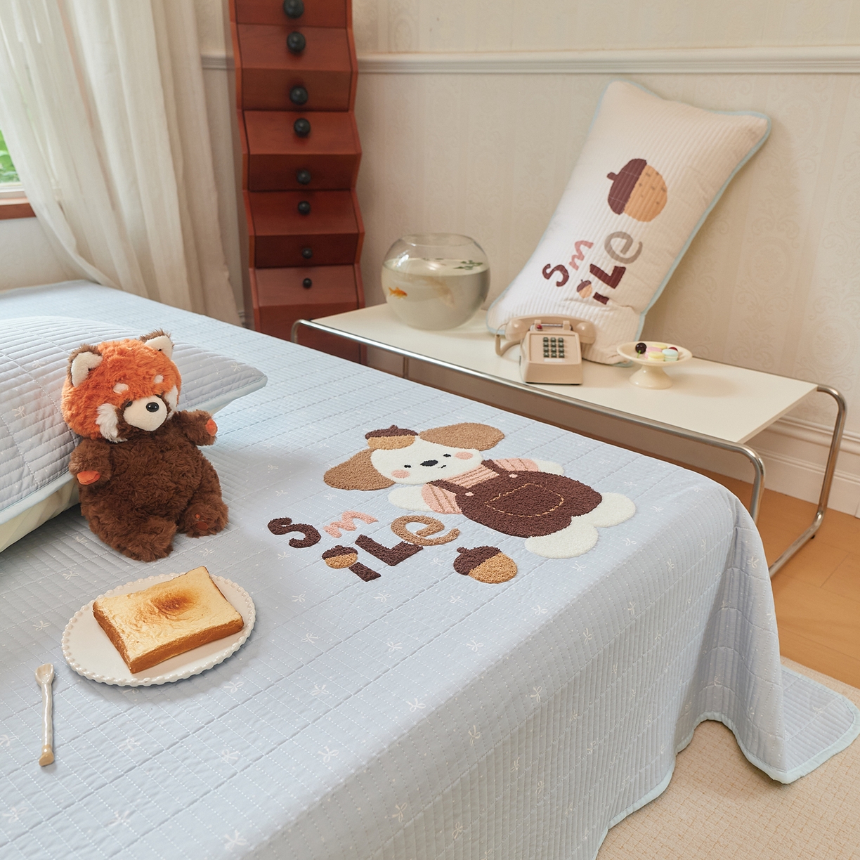 91家纺网 家纺一手货源 找家纺 鑫喜莱家纺 2025新款云朵棉毛巾绣床盖三件套 橡果狗