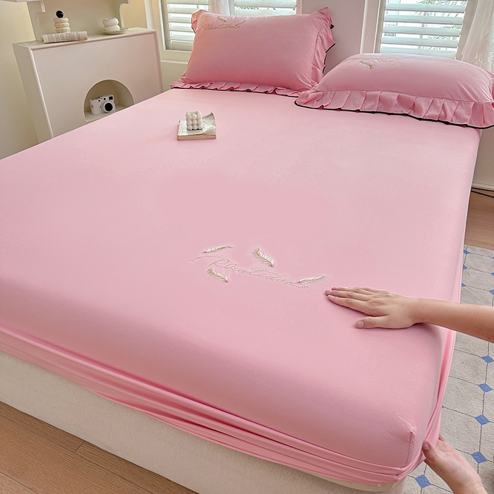 91家纺网 家纺一手货源 找家纺 （总）柔享家（原芷澜家纺） 2025新款法式纯色水洗棉刺绣绣花磨毛床笠三件套汇总（有同款四件套）