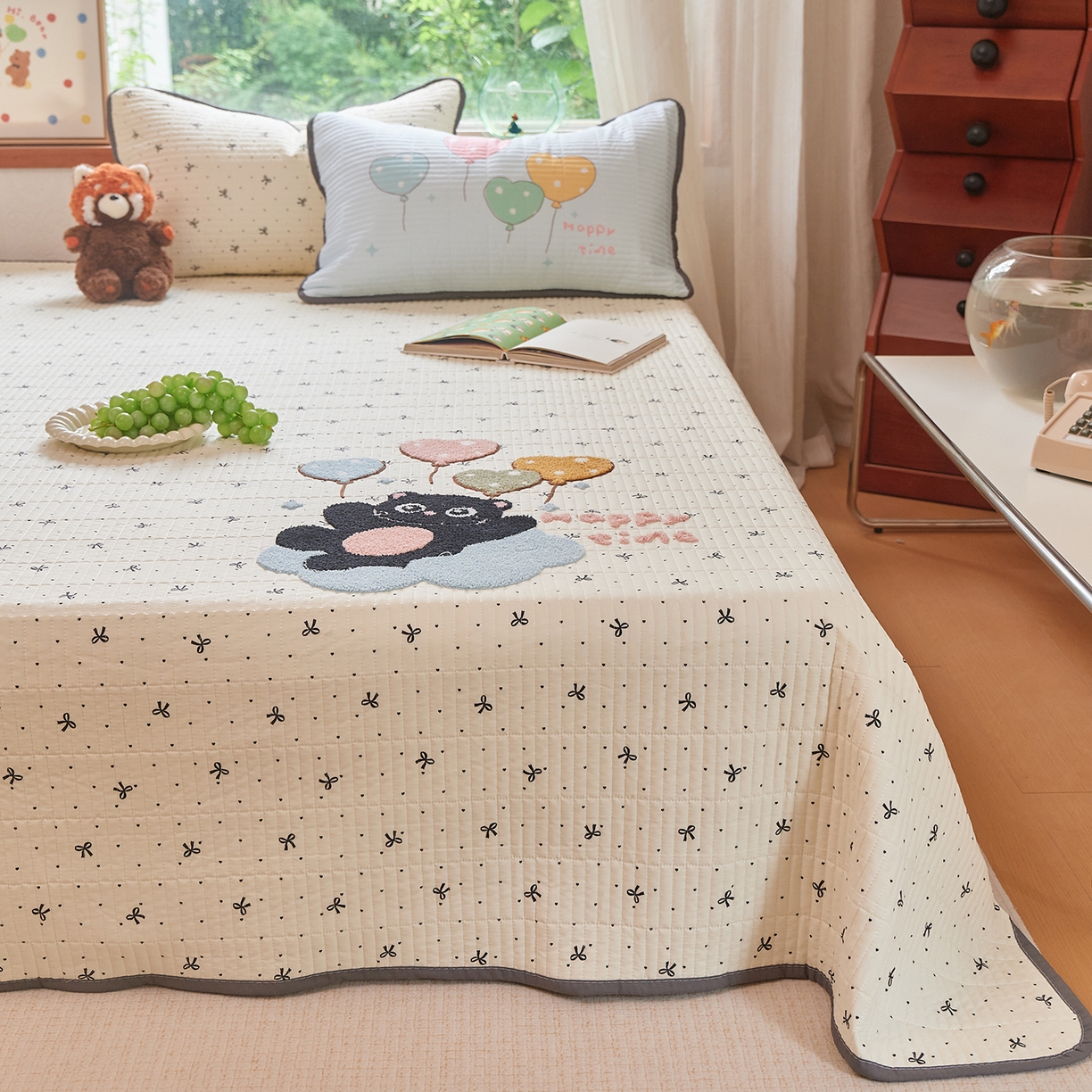 91家纺网 家纺一手货源 找家纺 鑫喜莱家纺 2025新款云朵棉毛巾绣床盖三件套 云朵猫