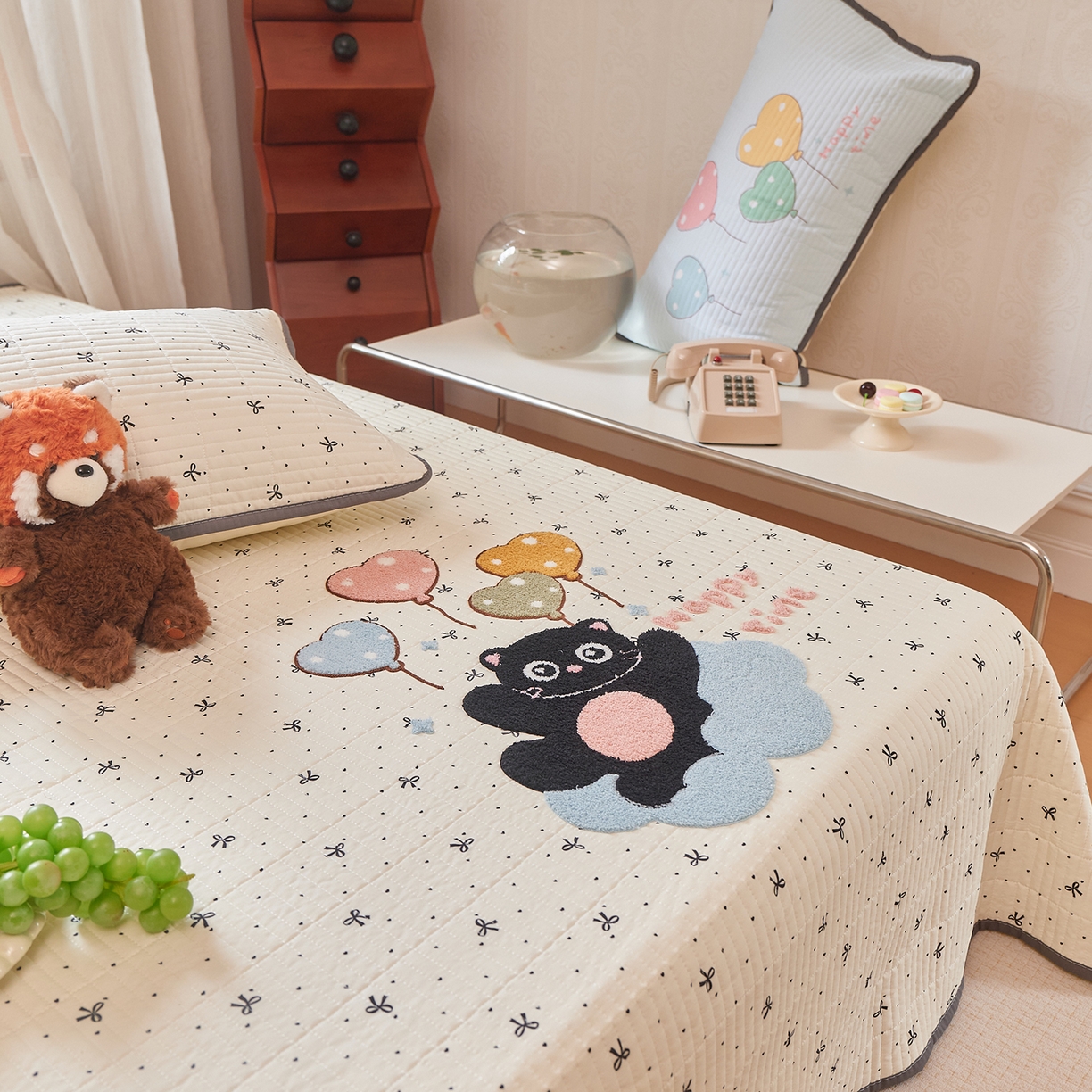 91家纺网 家纺一手货源 找家纺 鑫喜莱家纺 2025新款云朵棉毛巾绣床盖三件套 云朵猫