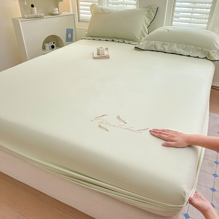 91家纺网 家纺一手货源 找家纺 柔享家（原芷澜家纺） 2025新款法式纯色水洗棉刺绣绣花磨毛床笠汇总（有同款四件套） 嫩绿