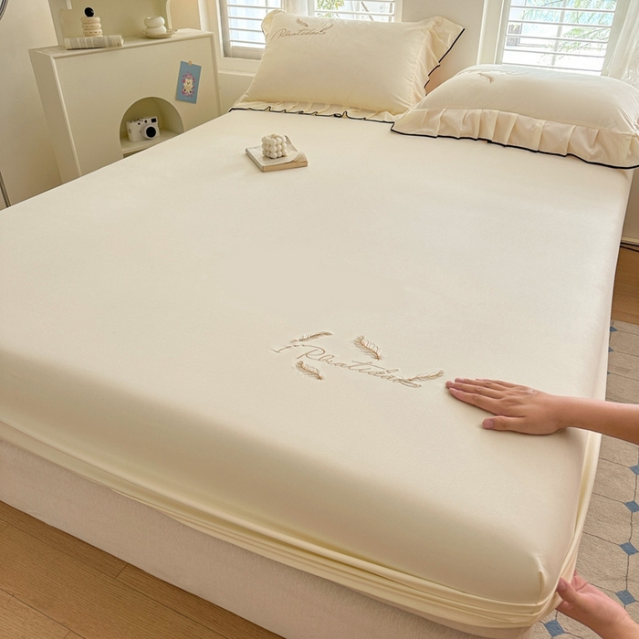 91家纺网 家纺一手货源 找家纺 柔享家（原芷澜家纺） 2025新款法式纯色水洗棉刺绣绣花磨毛床笠汇总（有同款四件套） 米黄