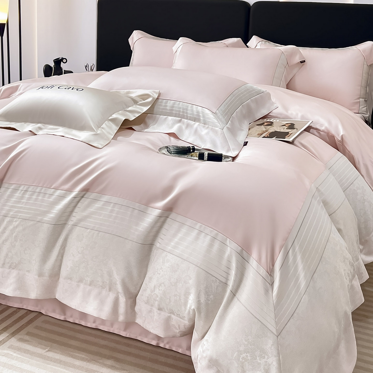 91家纺网 家纺一手货源 找家纺 2025新款秋冬A类贡缎提花长绒棉四件套全棉纯棉轻奢风重工拼接被套纯色床单床笠高端床上用品-莫黛 莫黛-觅静粉