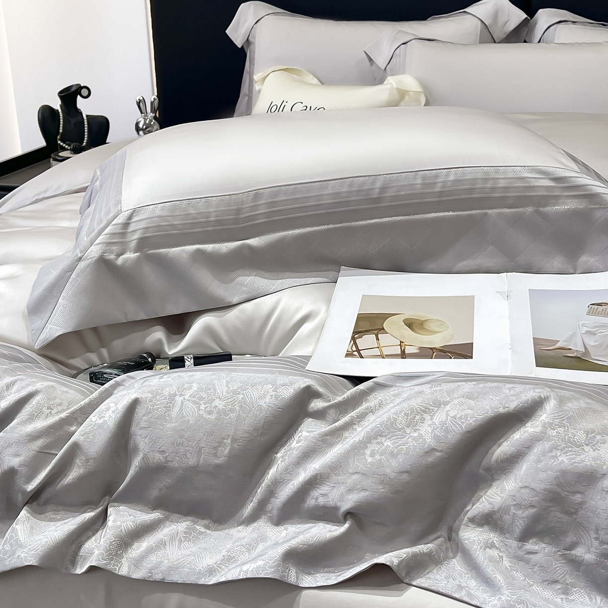 91家纺网 家纺一手货源 找家纺 2025新款秋冬A类贡缎提花长绒棉四件套全棉纯棉轻奢风重工拼接被套纯色床单床笠高端床上用品-莫黛 莫黛-月桂灰