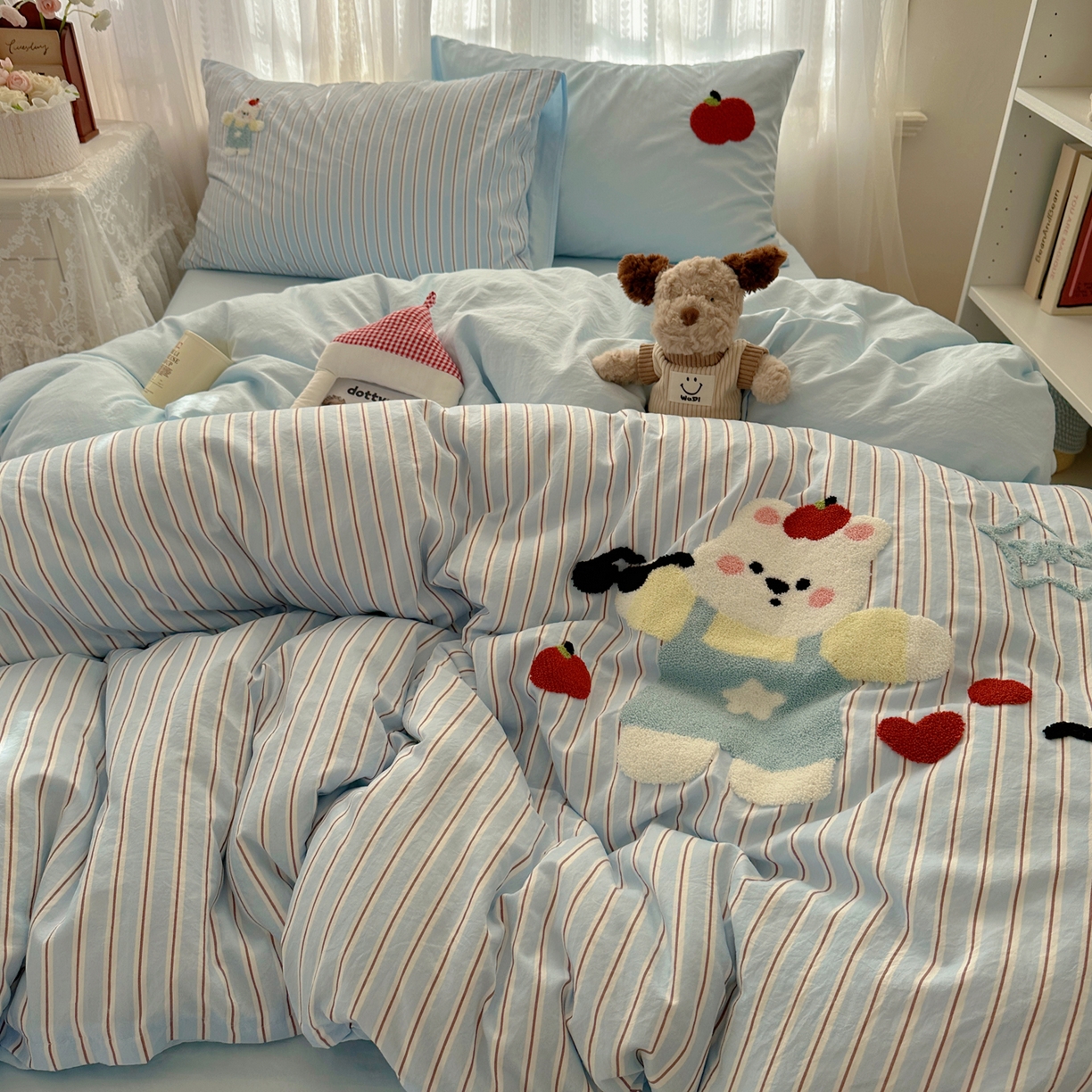 91家纺网 家纺一手货源 找家纺 顾里家纺 2025新款ins可爱毛巾绣云朵棉套件四件套 耍酷白熊