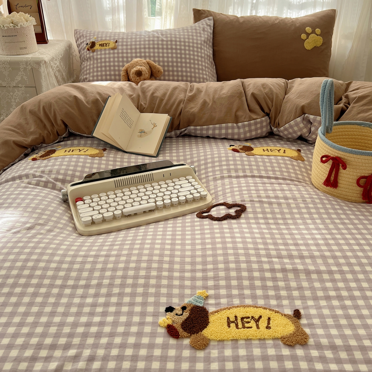 91家纺网 家纺一手货源 找家纺 顾里家纺 2025新款ins可爱毛巾绣云朵棉套件四件套 doe腊肠狗