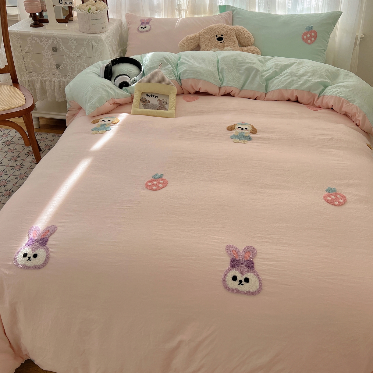 91家纺网 家纺一手货源 找家纺 顾里家纺 2025新款ins可爱毛巾绣云朵棉套件四件套 甜心好友