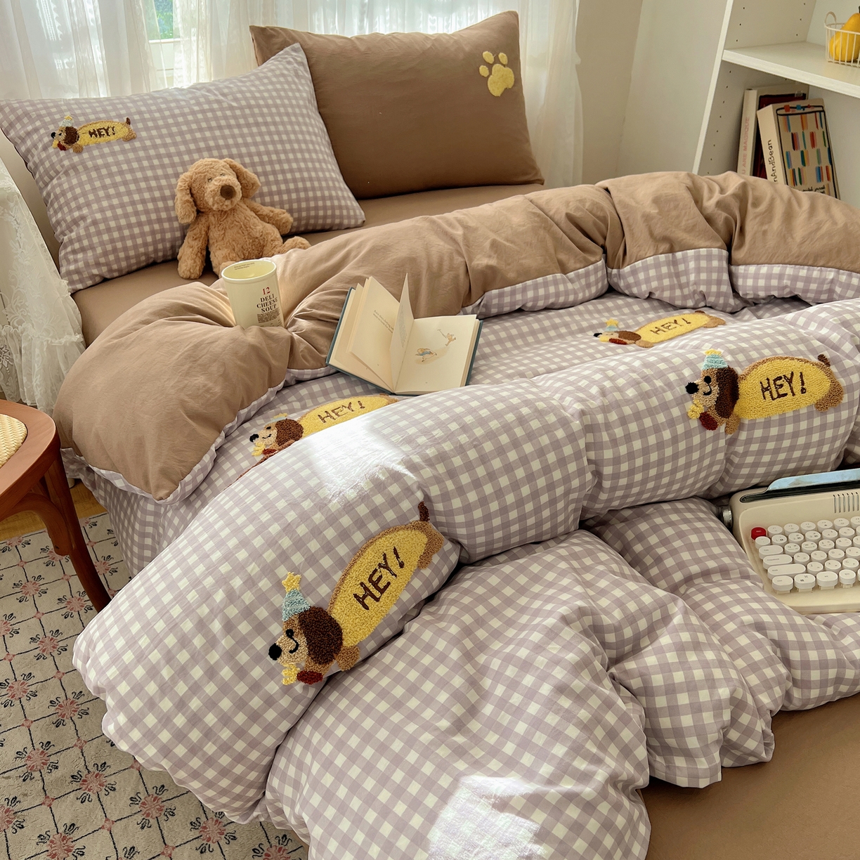 91家纺网 家纺一手货源 找家纺 顾里家纺 2025新款ins可爱毛巾绣云朵棉套件四件套 doe腊肠狗