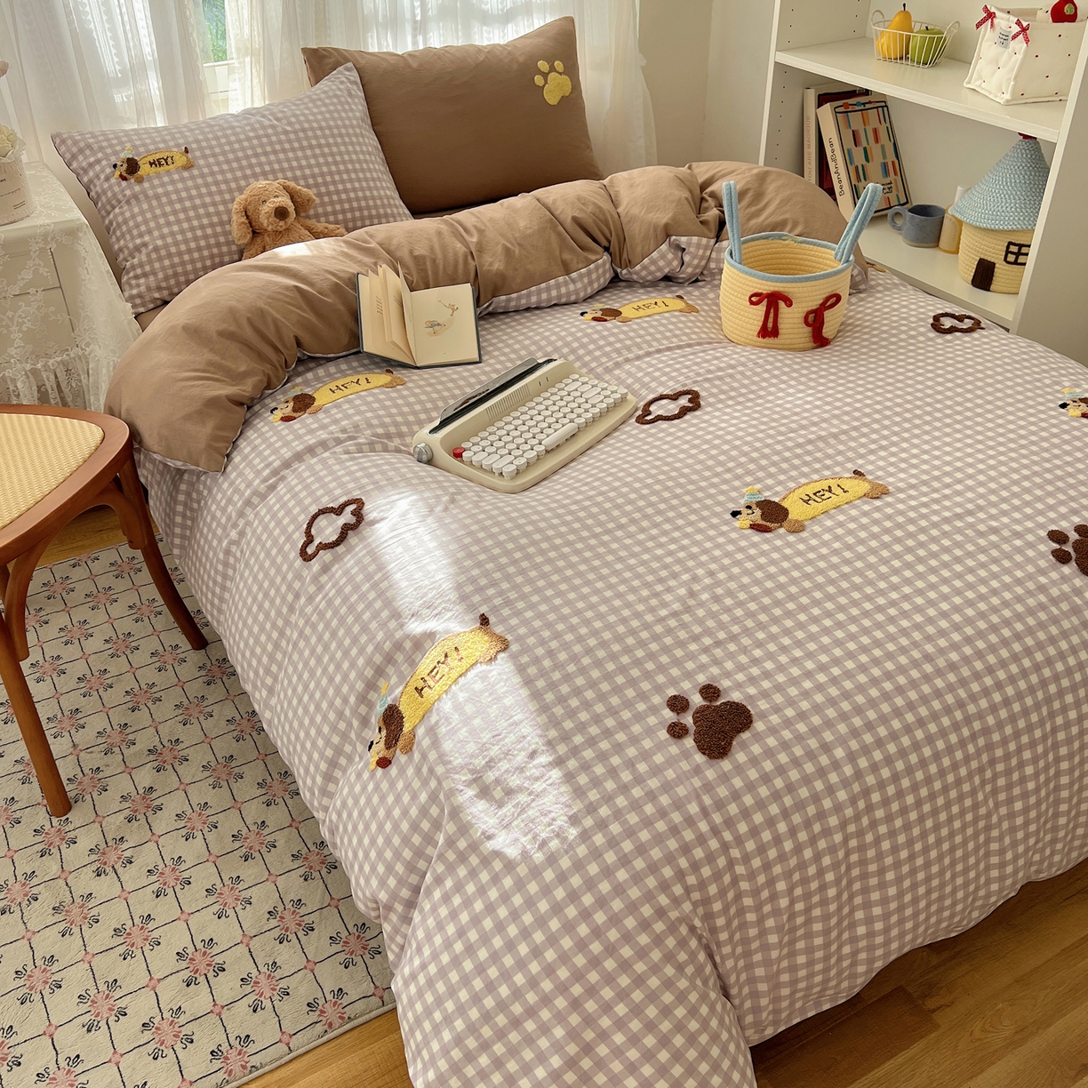 91家纺网 家纺一手货源 找家纺 顾里家纺 2025新款ins可爱毛巾绣云朵棉套件四件套 doe腊肠狗