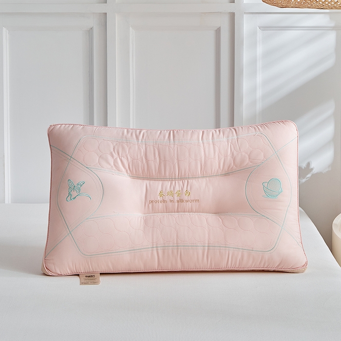 91家纺网 家纺一手货源 找家纺 梵希良品家纺 2025新款蚕蛹蛋白护颈枕枕头枕芯护颈椎助睡眠成人家用 蚕蛹蛋白枕-粉色