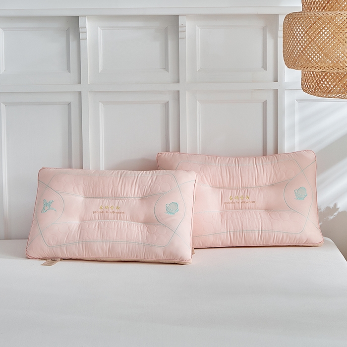 91家纺网 家纺一手货源 找家纺 梵希良品家纺 2025新款蚕蛹蛋白护颈枕枕头枕芯护颈椎助睡眠成人家用 蚕蛹蛋白枕-粉色