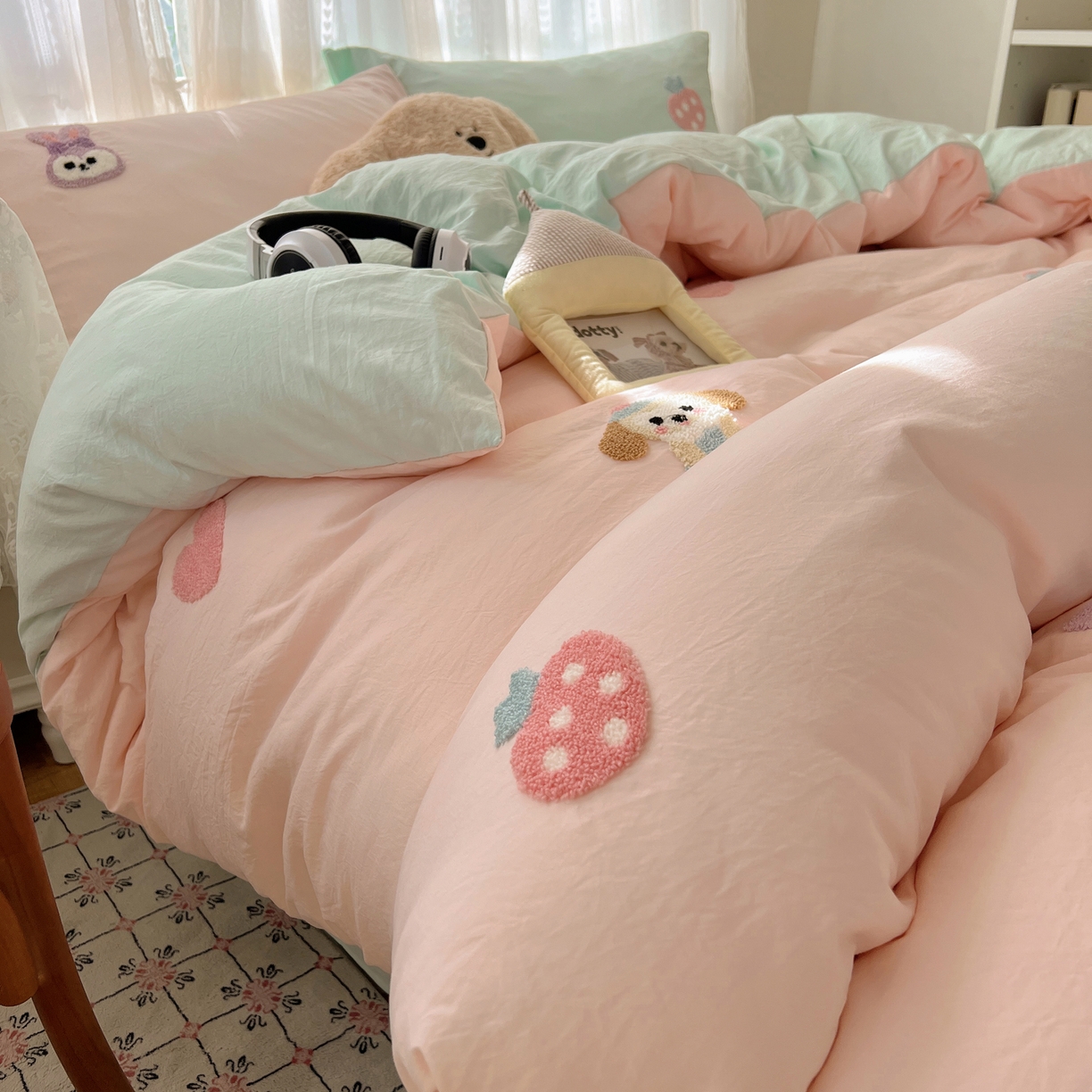 91家纺网 家纺一手货源 找家纺 顾里家纺 2025新款ins可爱毛巾绣云朵棉套件四件套 甜心好友