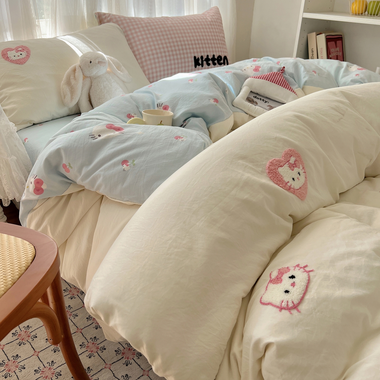 91家纺网 家纺一手货源 找家纺 顾里家纺 2025新款ins可爱毛巾绣云朵棉套件四件套 甜心猫咪