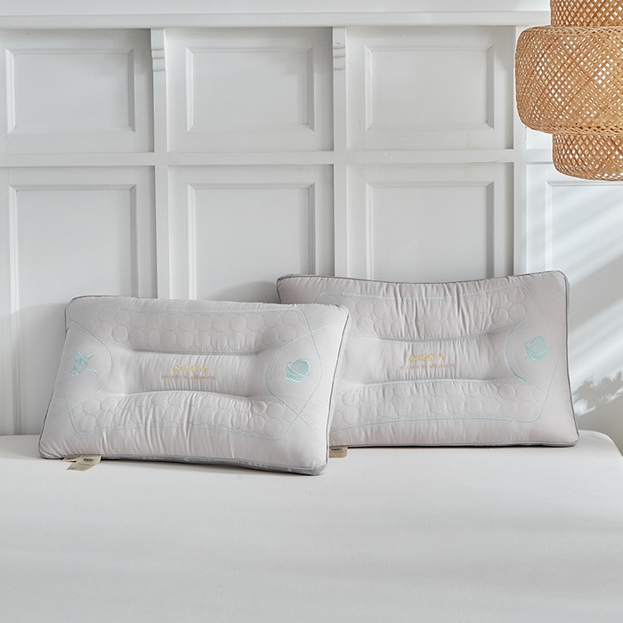 91家纺网 家纺一手货源 找家纺 梵希良品家纺 2025新款蚕蛹蛋白护颈枕枕头枕芯护颈椎助睡眠成人家用 蚕蛹蛋白枕-灰色