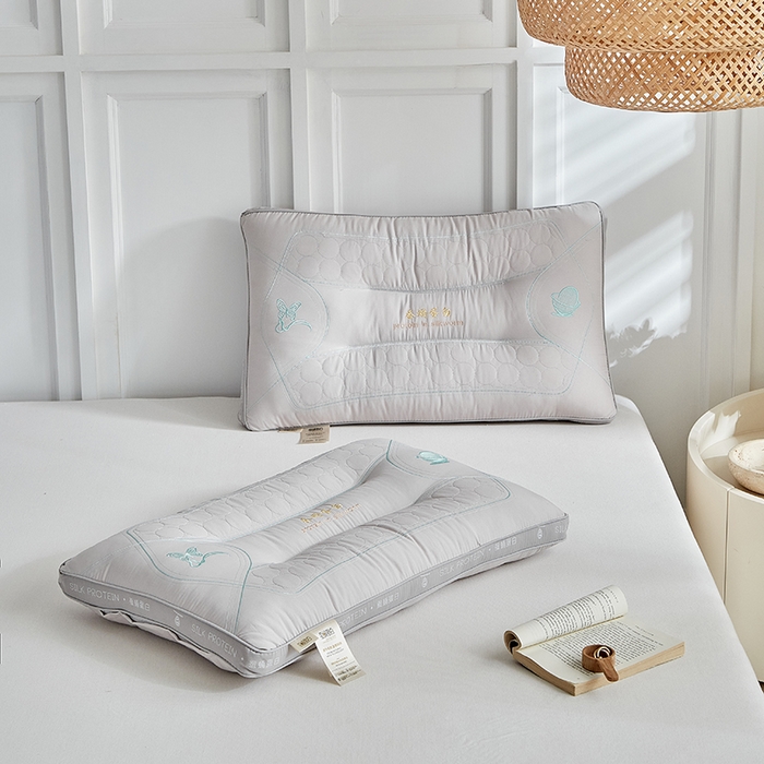 91家纺网 家纺一手货源 找家纺 梵希良品家纺 2025新款蚕蛹蛋白护颈枕枕头枕芯护颈椎助睡眠成人家用 蚕蛹蛋白枕-灰色