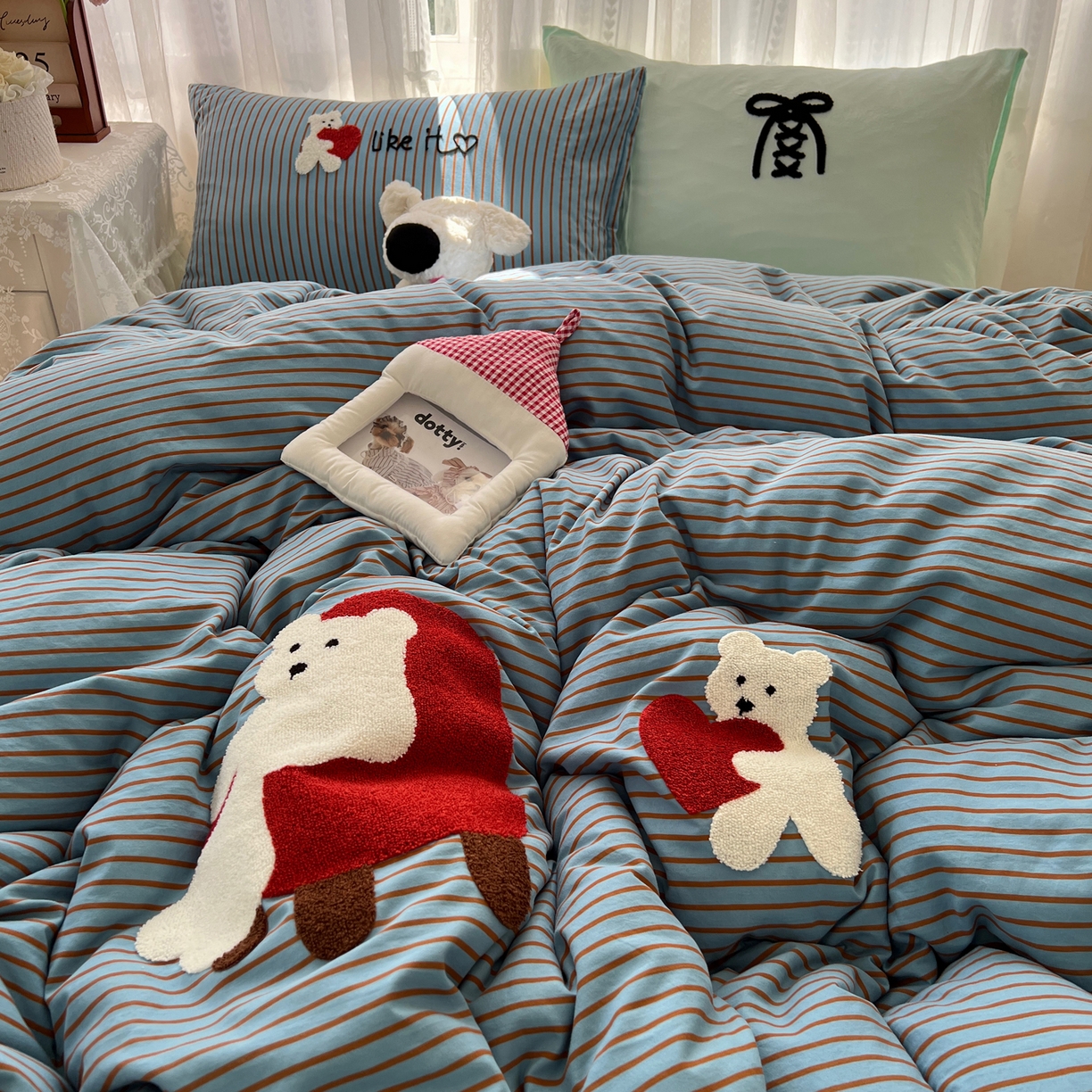 91家纺网 家纺一手货源 找家纺 顾里家纺 2025新款ins可爱毛巾绣云朵棉套件四件套 爱心白熊