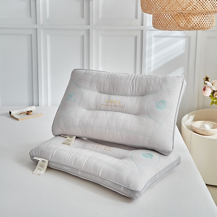 91家纺网 家纺一手货源 找家纺 梵希良品家纺 2025新款蚕蛹蛋白护颈枕枕头枕芯护颈椎助睡眠成人家用 蚕蛹蛋白枕-灰色