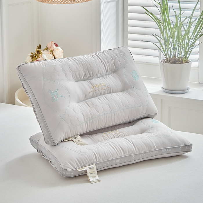 91家纺网 家纺一手货源 找家纺 梵希良品家纺 2025新款蚕蛹蛋白护颈枕枕头枕芯护颈椎助睡眠成人家用 蚕蛹蛋白枕-灰色